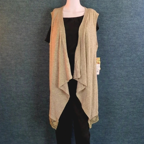 One World XL Open Cascade Front Vest Color Sage - Picture 1 of 9